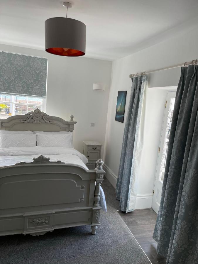 Master Accommodation Suite 2 Sea View With Balcony Hastings Kültér fotó