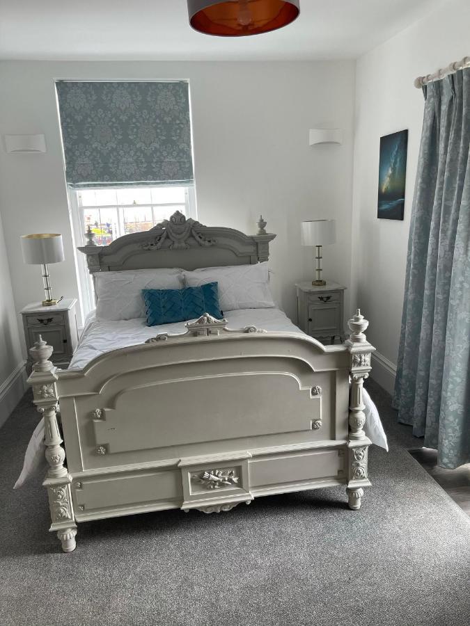 Master Accommodation Suite 2 Sea View With Balcony Hastings Kültér fotó